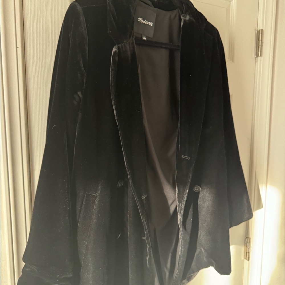 Black velvet made well blazer size small